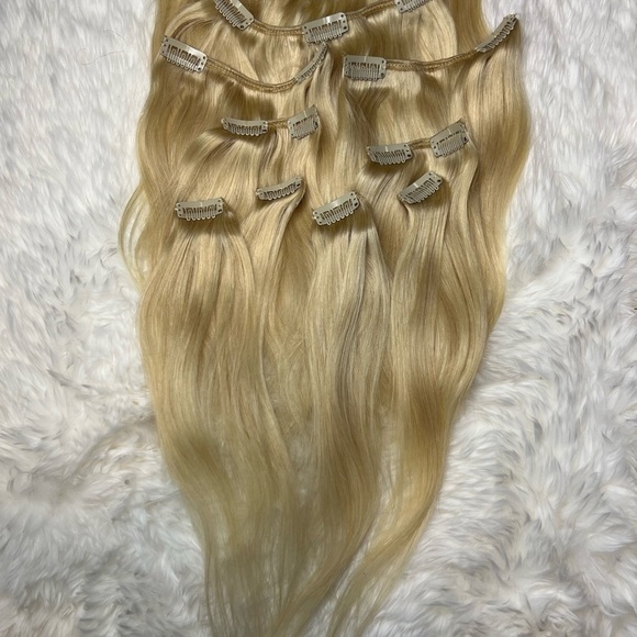 14 Inch Clip In Straight Blonde Human hair - Picture 4 of 4